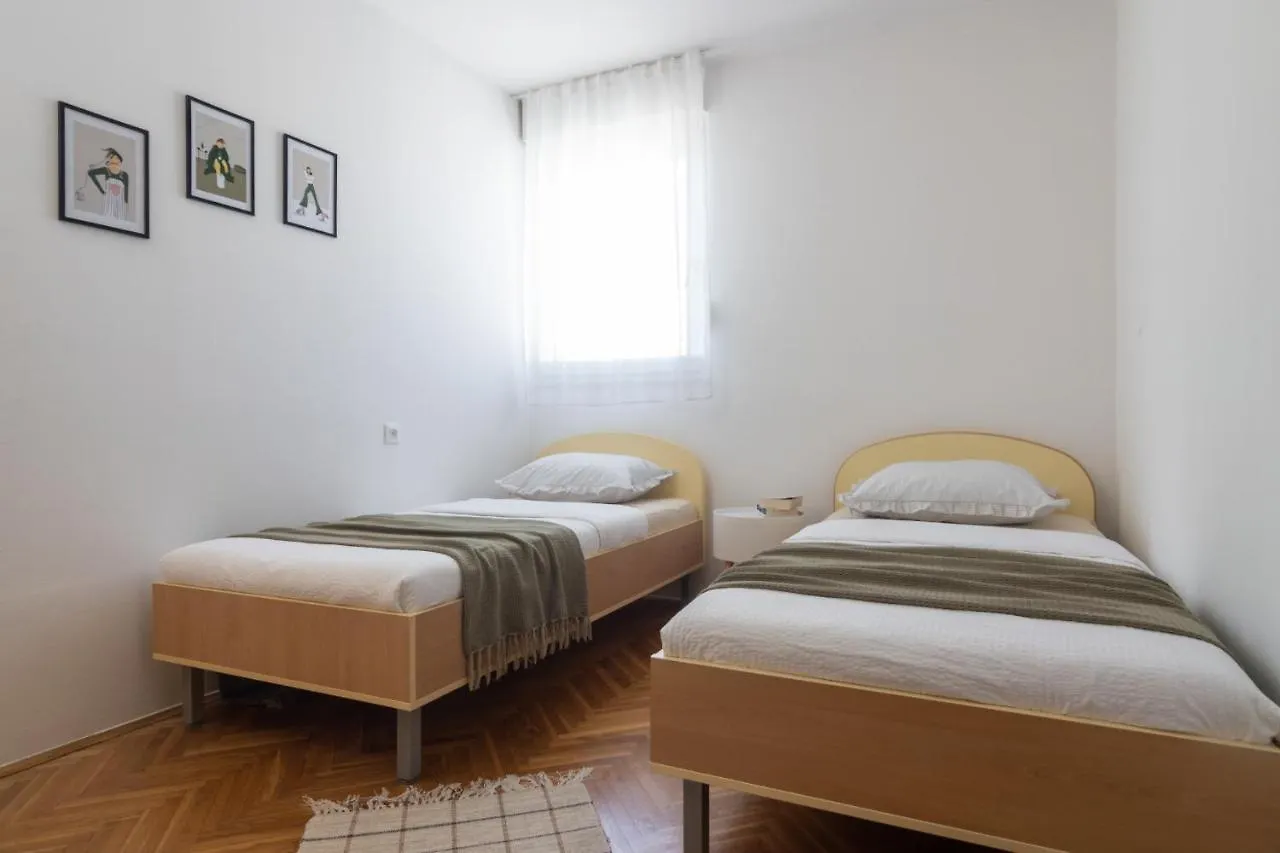 Apartment Horizon Split