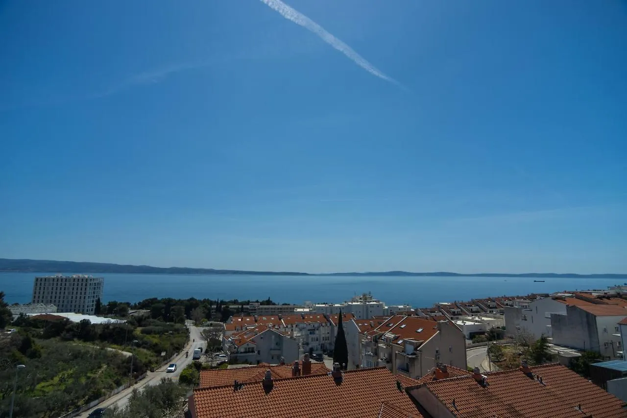 Apartment Horizon Split