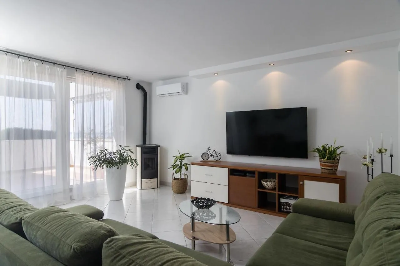 Apartment Horizon Split
