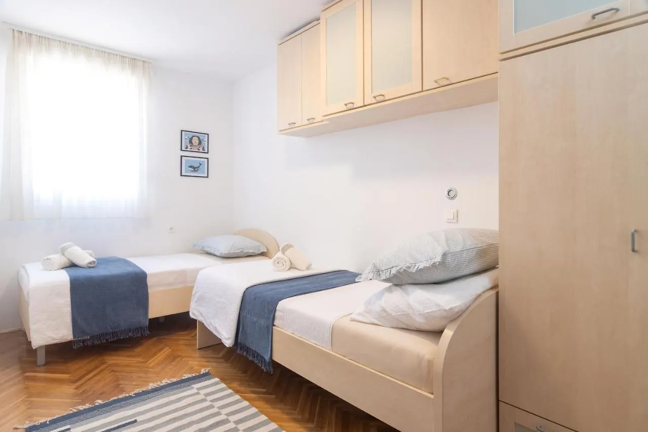 Apartment Horizon Split