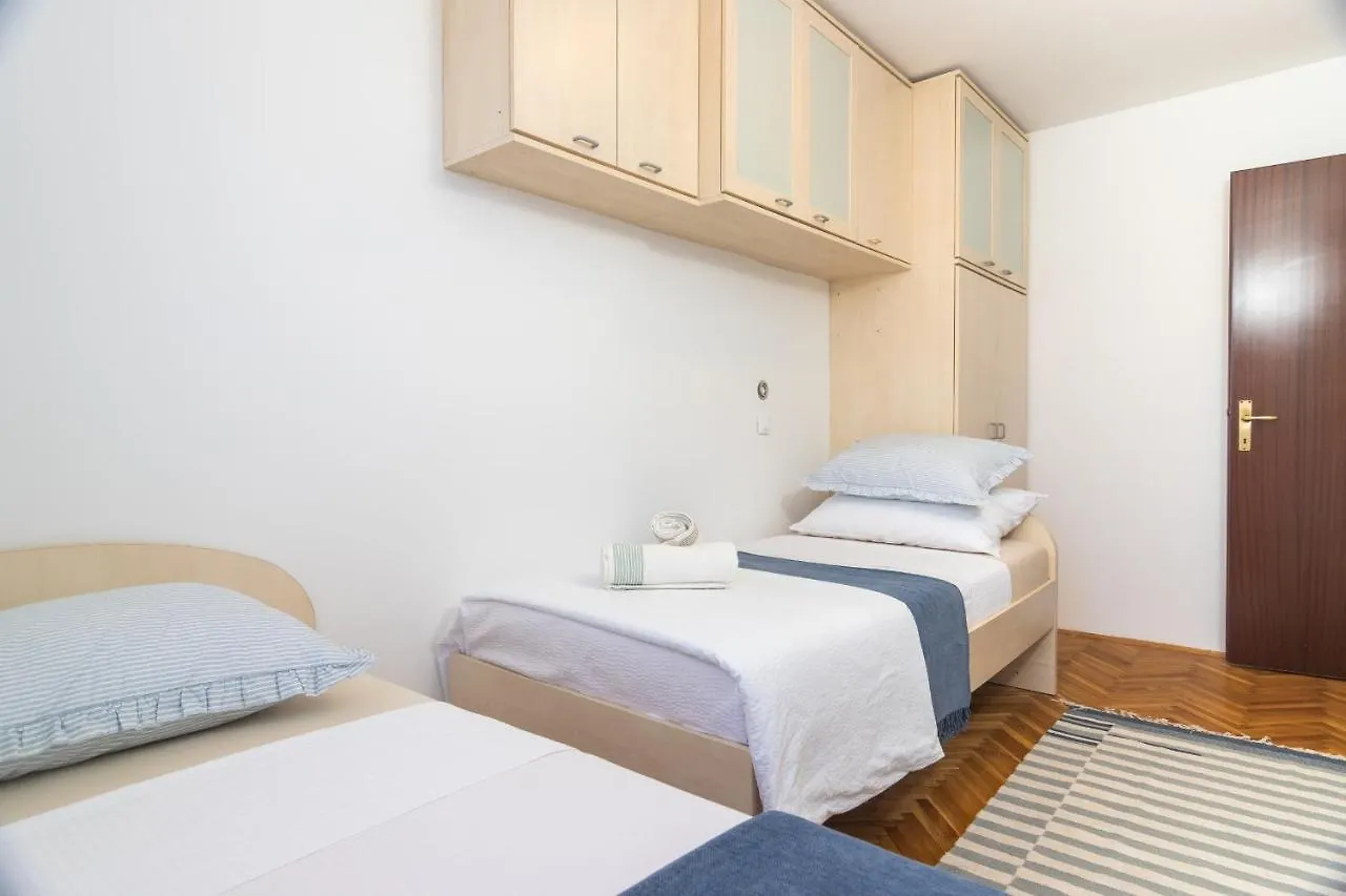 Apartment Horizon Split