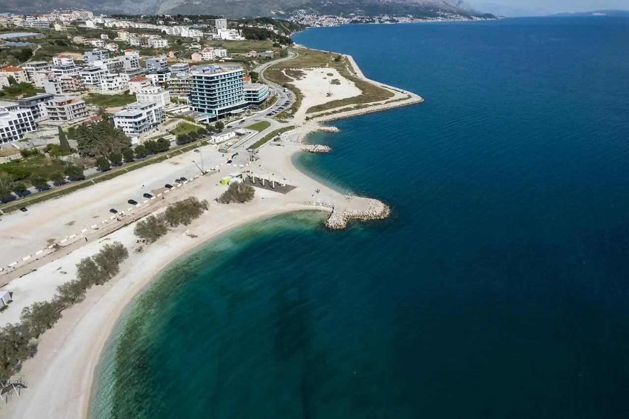 Apartment Horizon Split